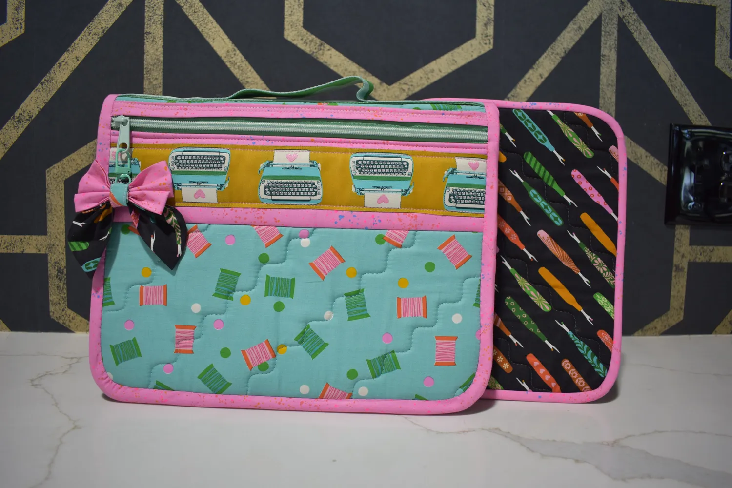 Renaissance Ribbon Sewing Kit Running With Scissors Nähset