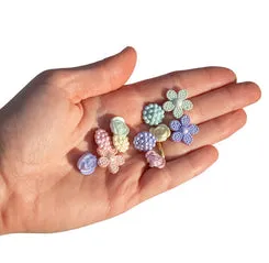 Buttons Galore Fancy Florals Blumenknöpfe 12 Stück bunt