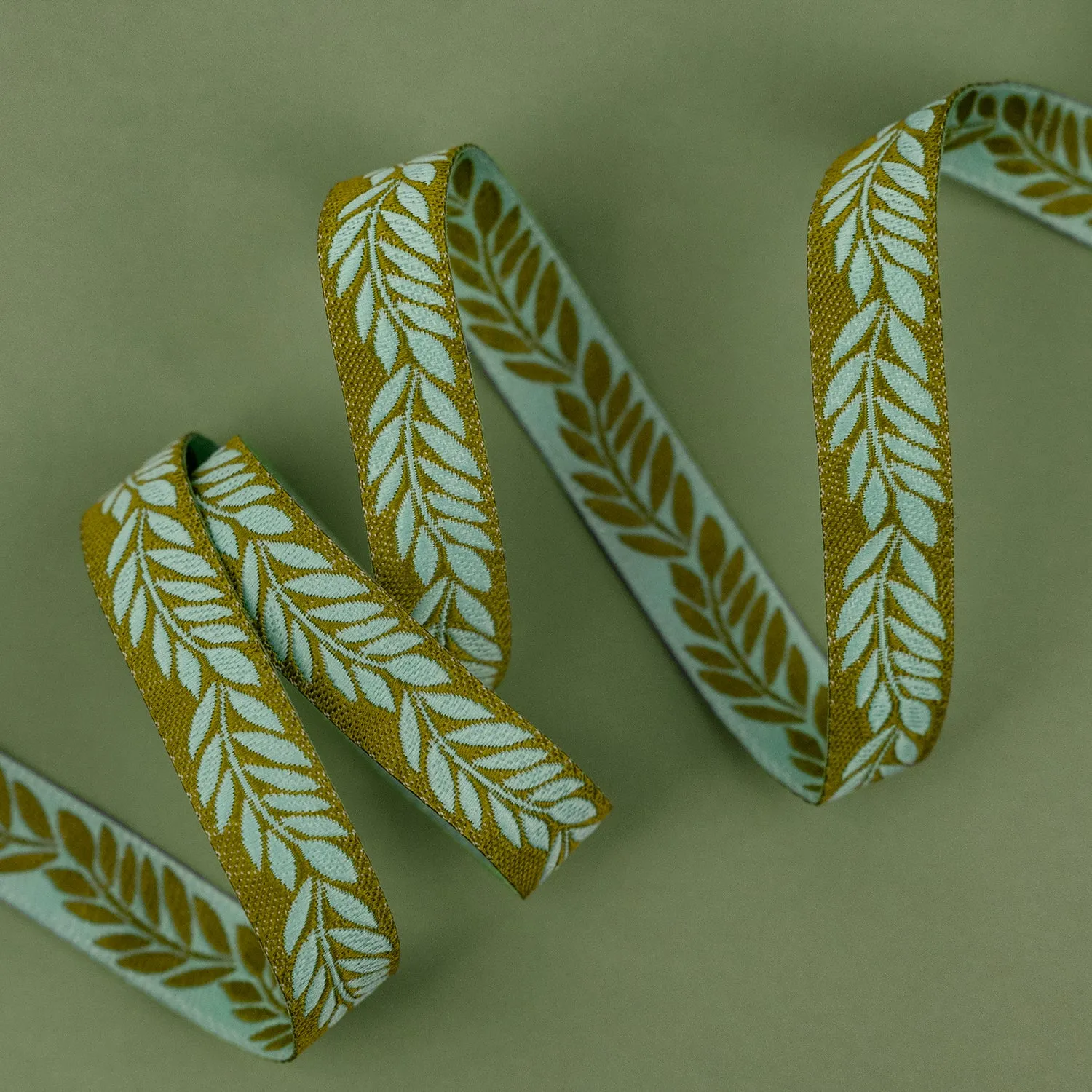 Renaissance Ribbon Foliage Schmuckband 1 Yard Polyester