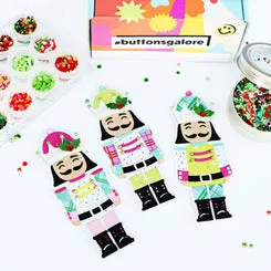 Buttons Galore Holiday Bastelset 12 Dosen Weihnachten