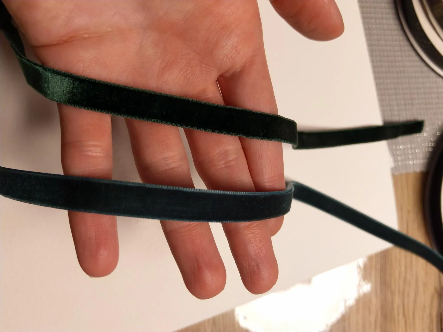 Creativery Samtband Schleifenband auf Rolle blickdicht
