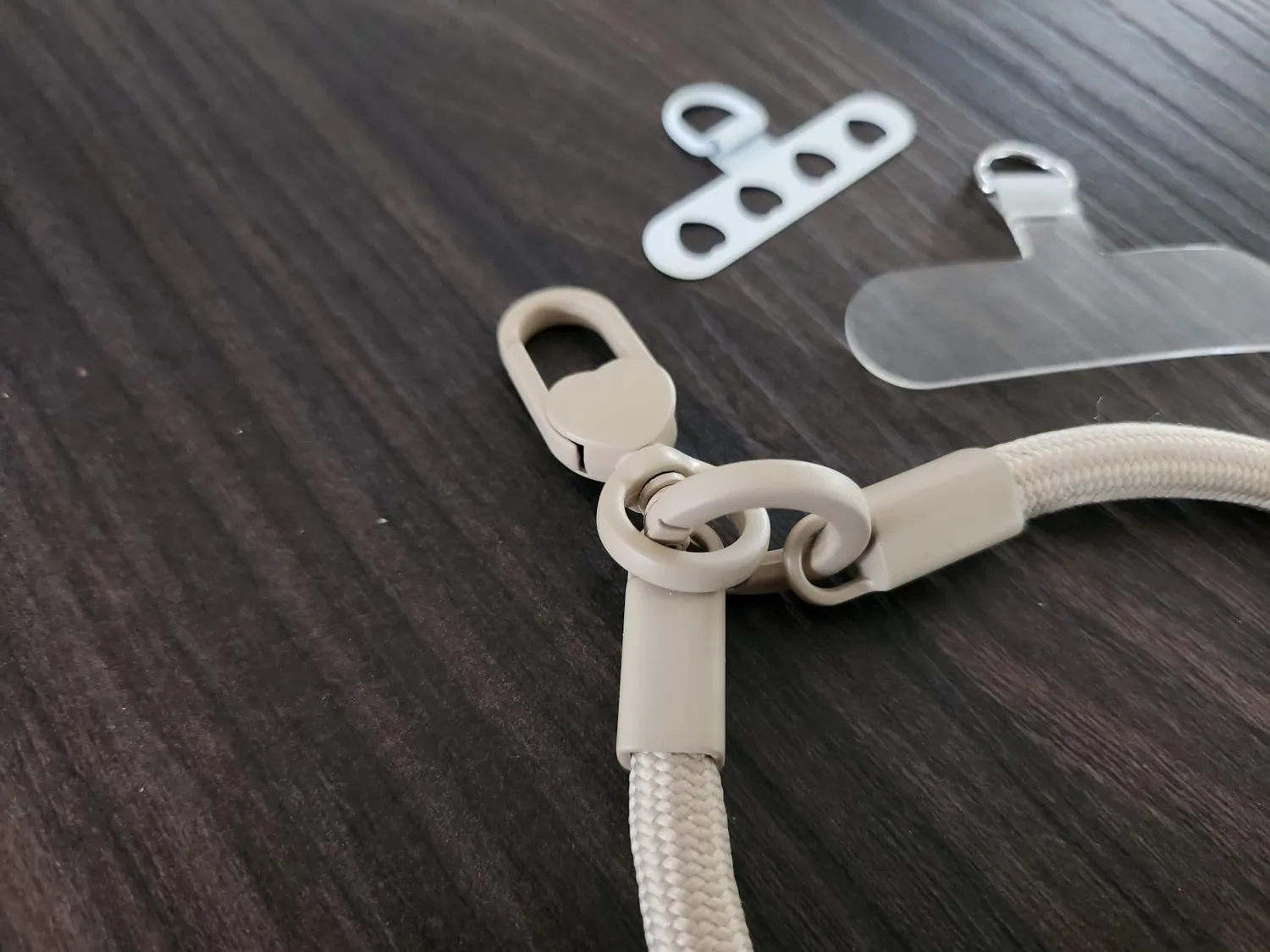 MORSUNBELA Handykette kurz Handschlaufe Herz-Patch