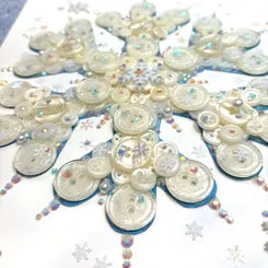 Buttons Galore Snowflake Canvas Bastelset 20x25cm weiß