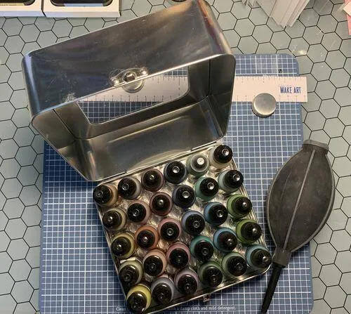 Idea-ology Tim Holtz Alcohol Ink Storage Tin Blechdose