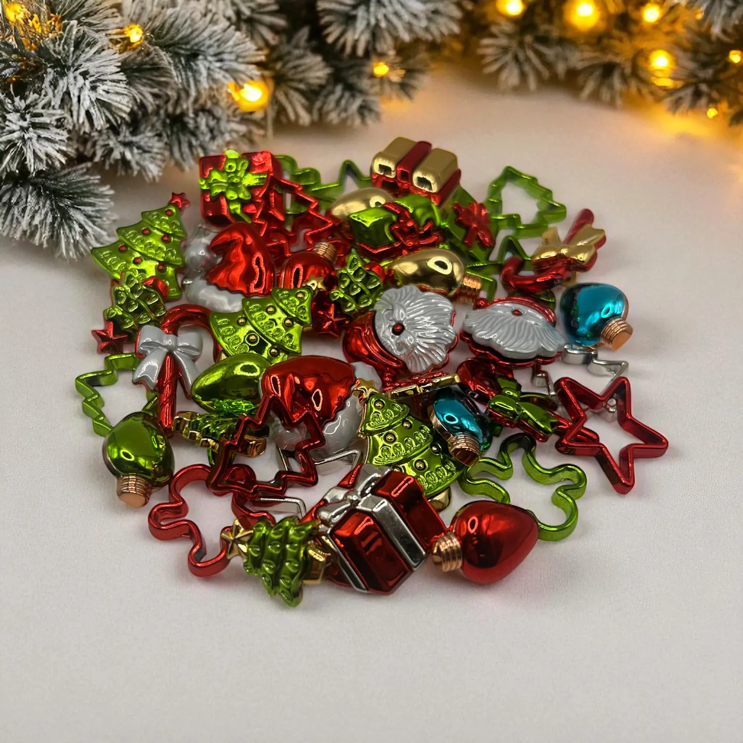 Buttons Galore Holiday Magic Weihnachtsknöpfe 51 Stück Mix